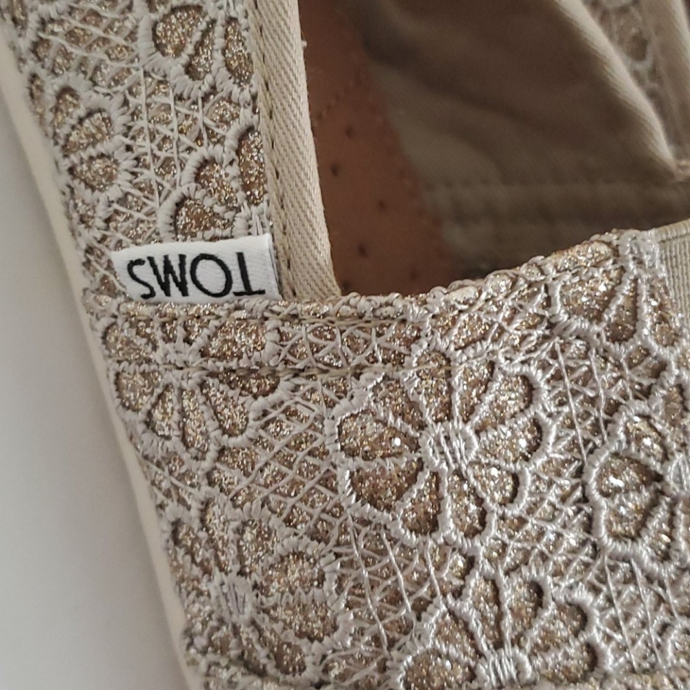 🆕️ TOMS Gold Glitter Crochet Alpargata - Picture 9 of 10